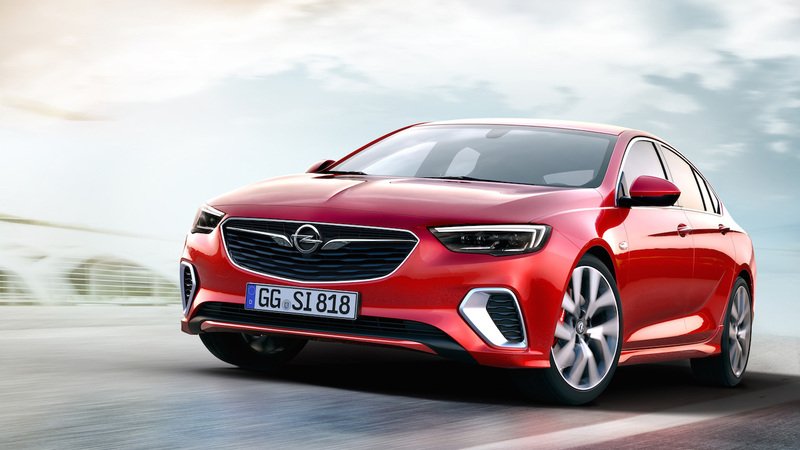 Opel Insignia GSi: 260 CV di puro divertimento