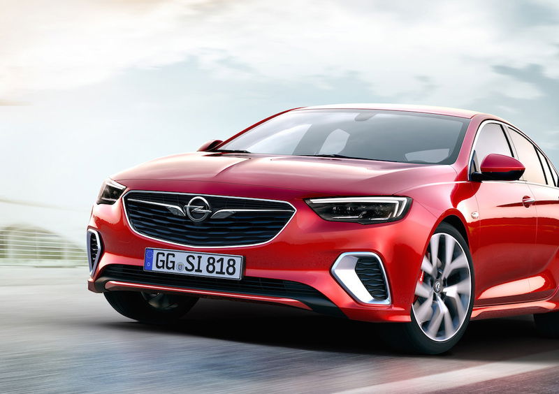 Opel Insignia GSi: 260 CV di puro divertimento