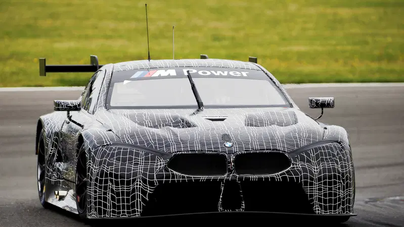 BMW prepara l'assalto all'endurance con la M8 GTE