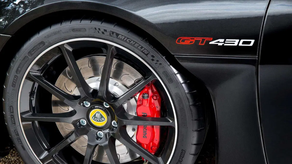 Lotus Evora GT430: più potenza, peso ridotto (3)