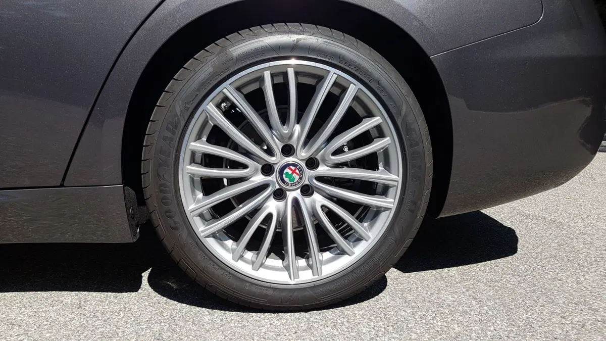 Alfa Romeo Giulia (7)