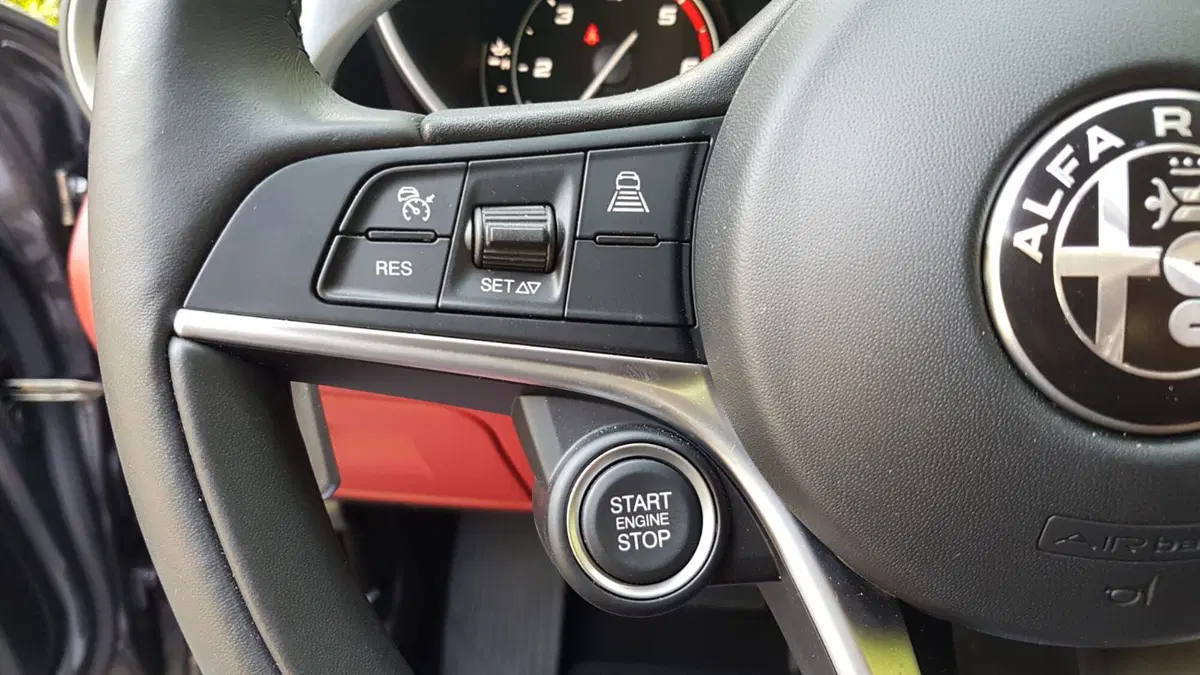 Alfa Romeo Giulia (11)