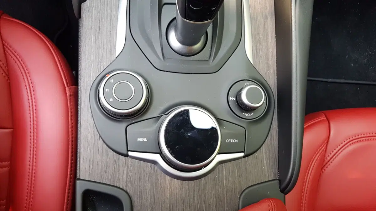 Alfa Romeo Giulia (16)