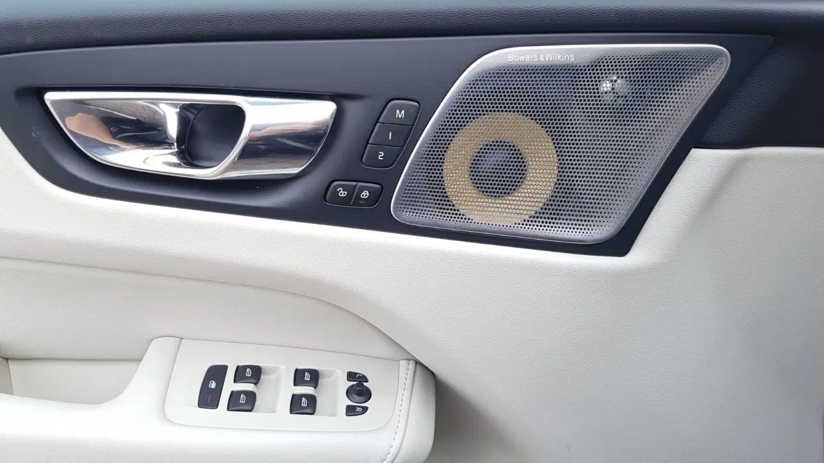 Volvo XC60 per settembre (42)