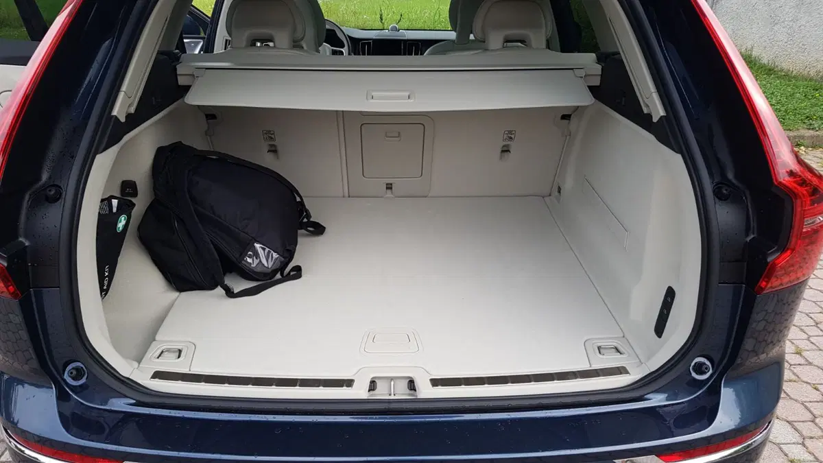 Volvo XC60 per settembre (17)