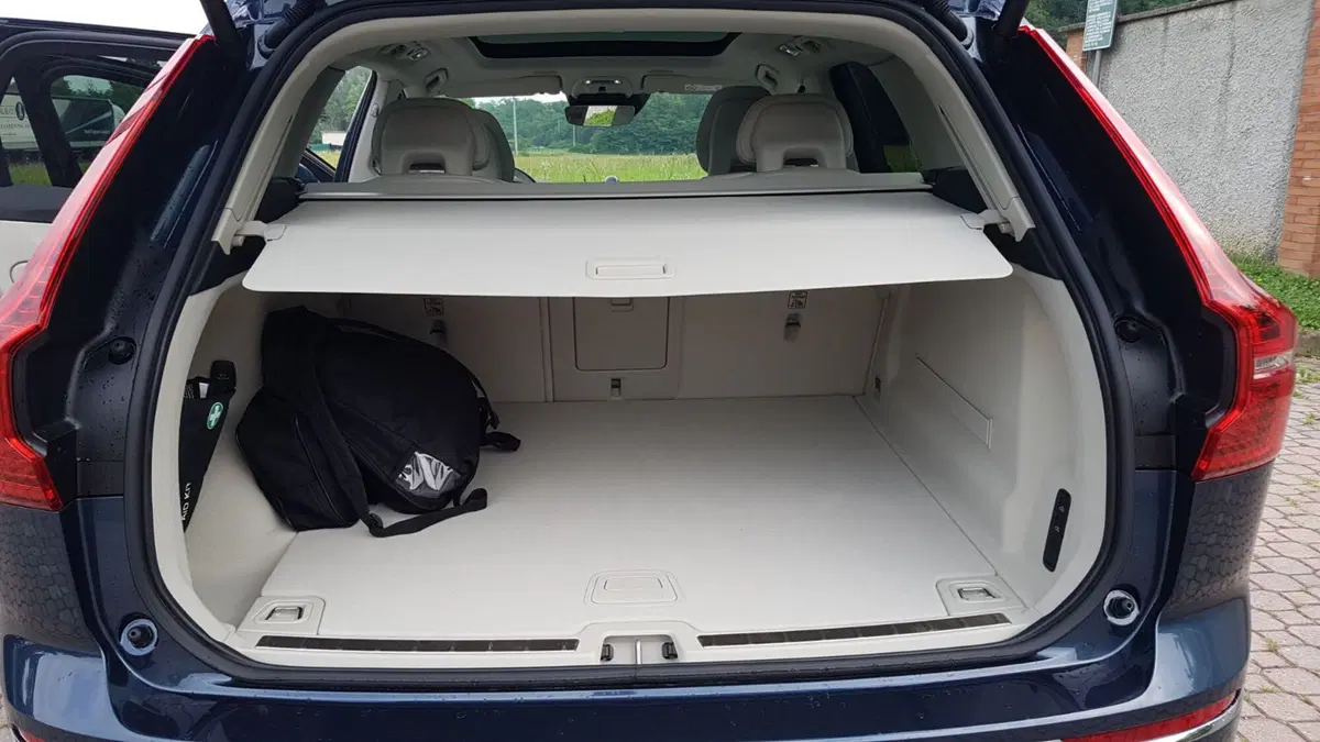 Volvo XC60 per settembre (16)