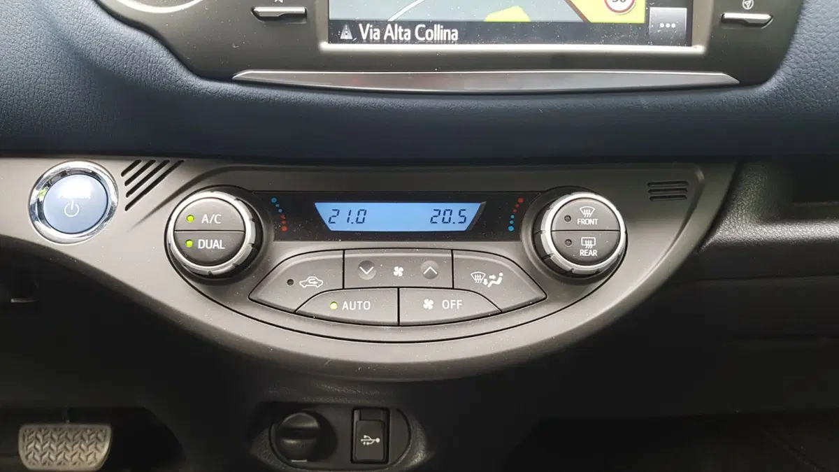 Toyota Yaris (16)