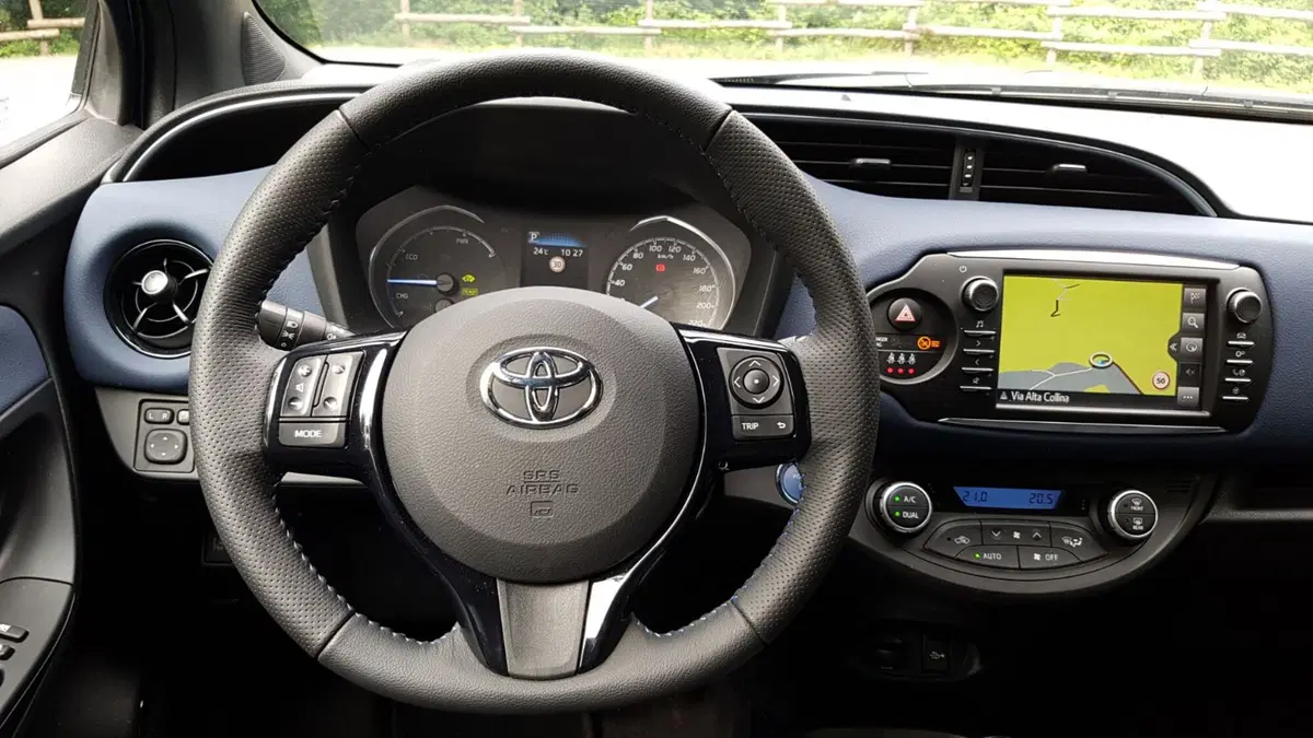 Toyota Yaris (11)