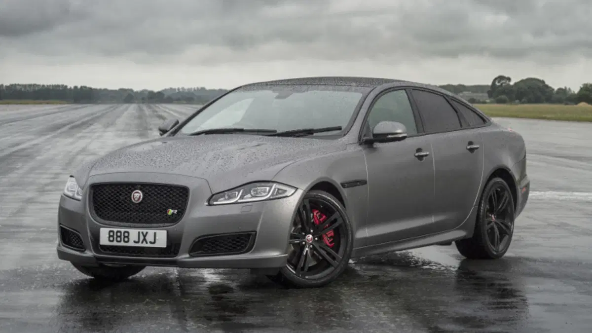 Jaguar XJR575, 575 CV di eleganza  (3)
