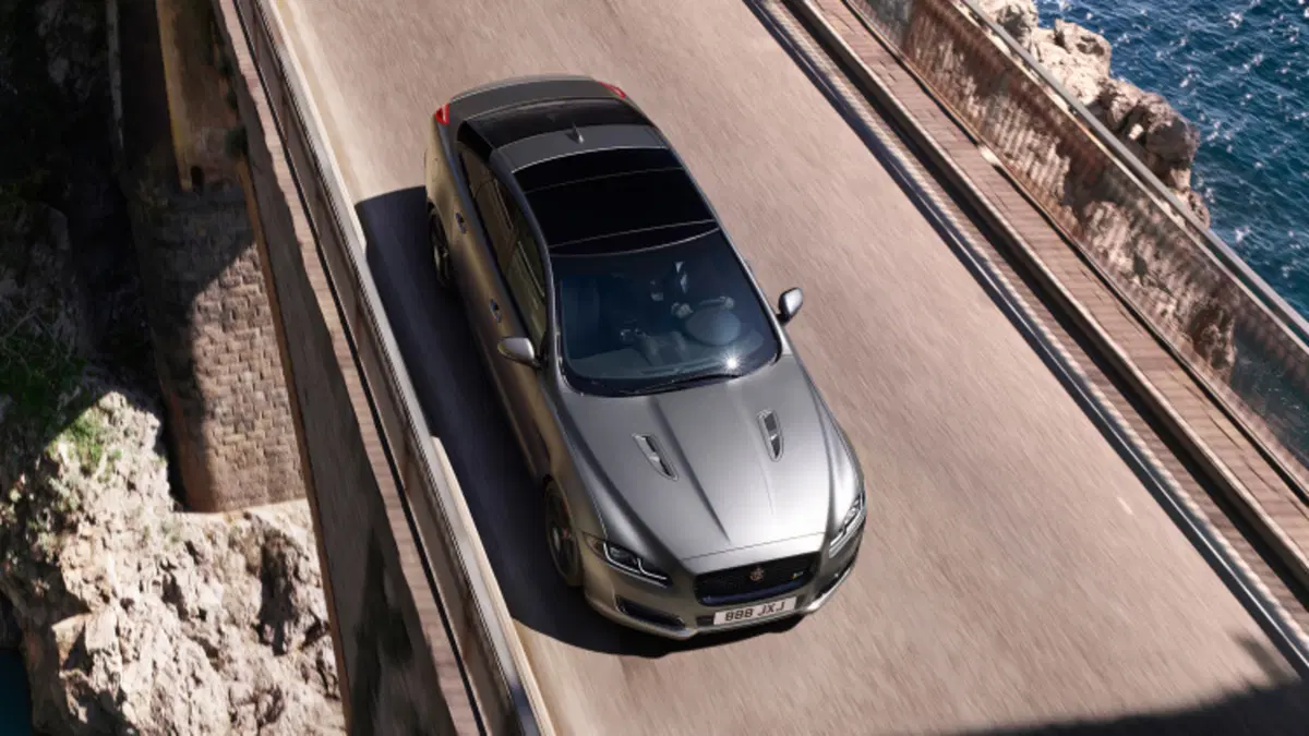 Jaguar XJR575, 575 CV di eleganza  (7)