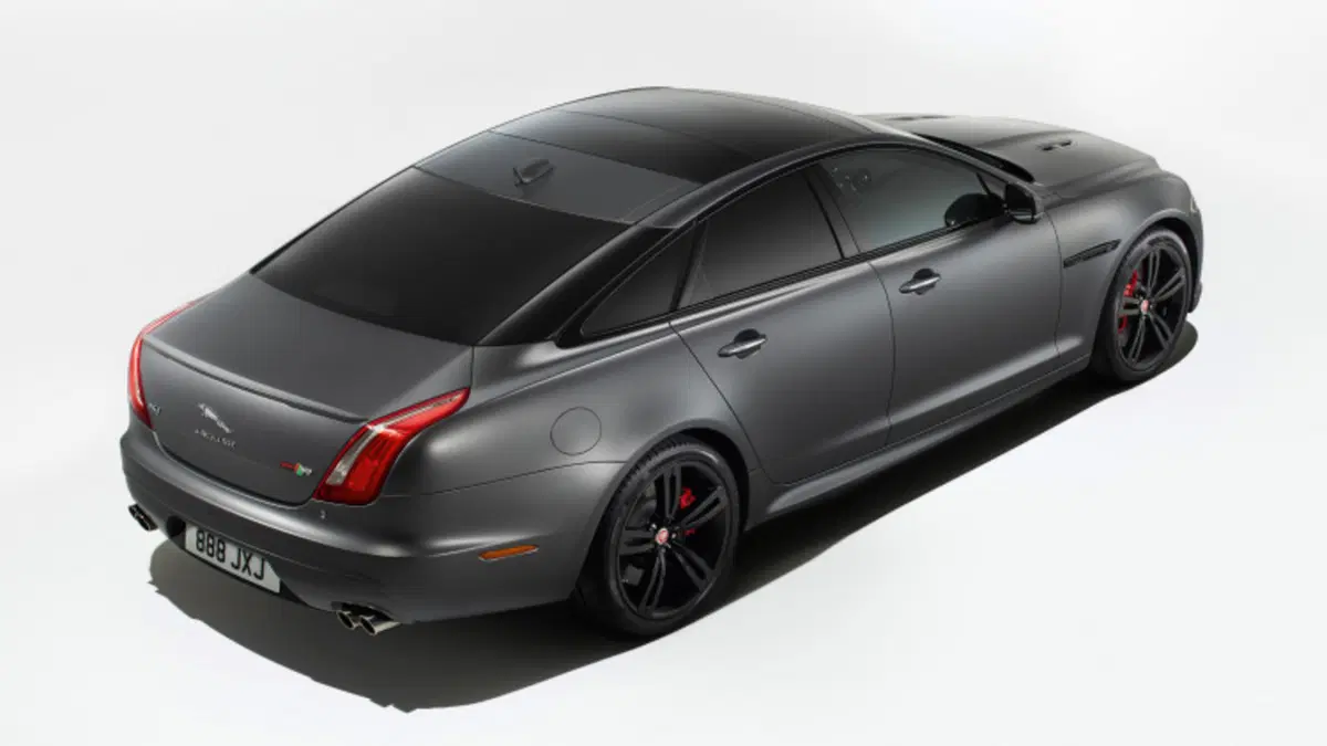 Jaguar XJR575, 575 CV di eleganza  (9)