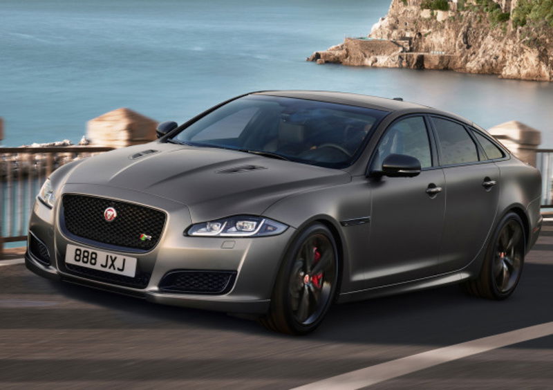 Jaguar XJR575, 575 CV di eleganza 