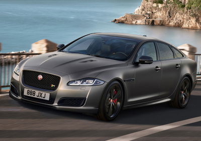 Jaguar XJR575, 575 CV di eleganza 