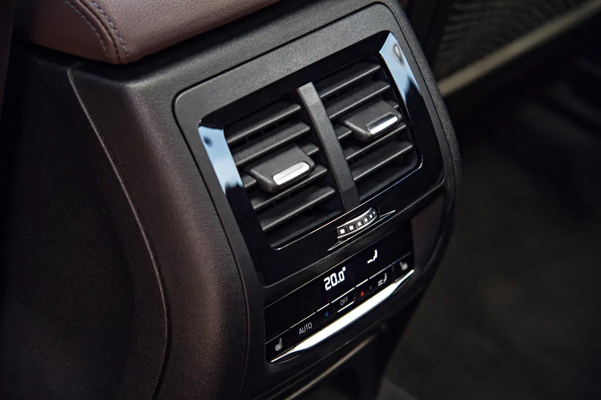 BMW X3 xDrive30d 249CV Luxury (39)