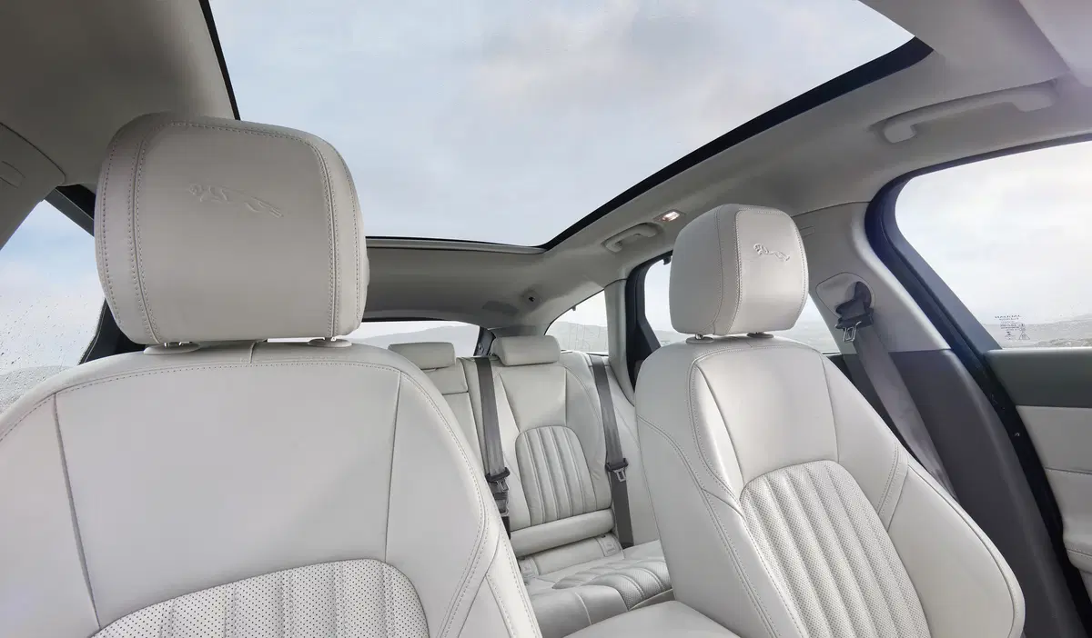 Jaguar XF Sportbrake (2017-24) (36)