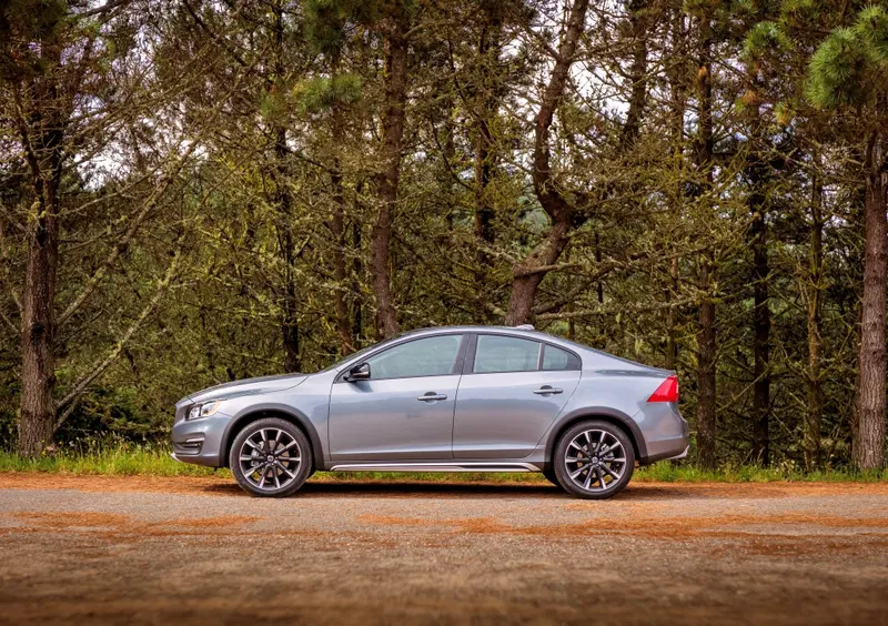 Volvo S60 Cross Country (2015-18) (2)