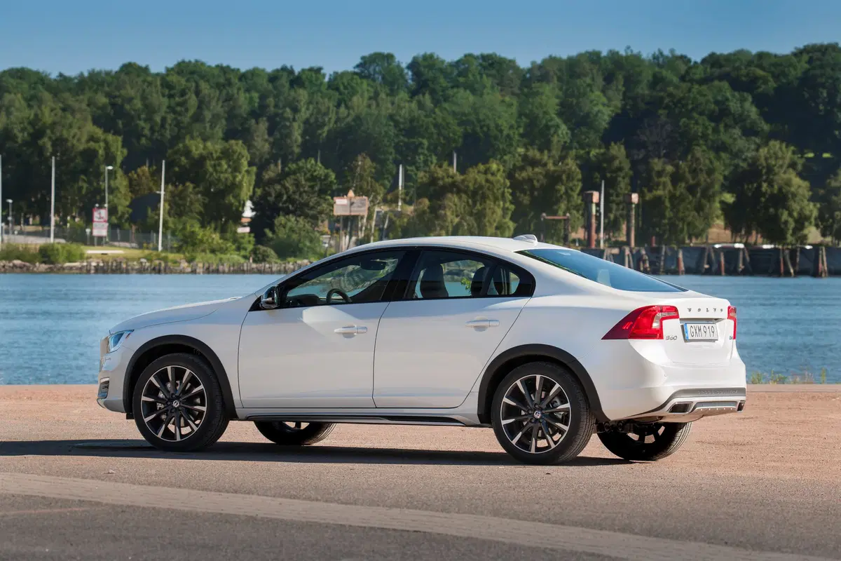 Volvo S60 Cross Country D3 Geartronic Business Plus (6)