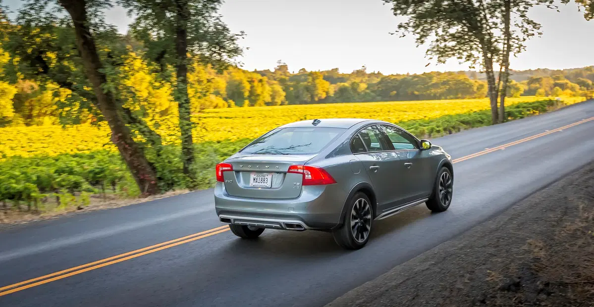 Volvo S60 Cross Country D3 Geartronic Business Plus (11)