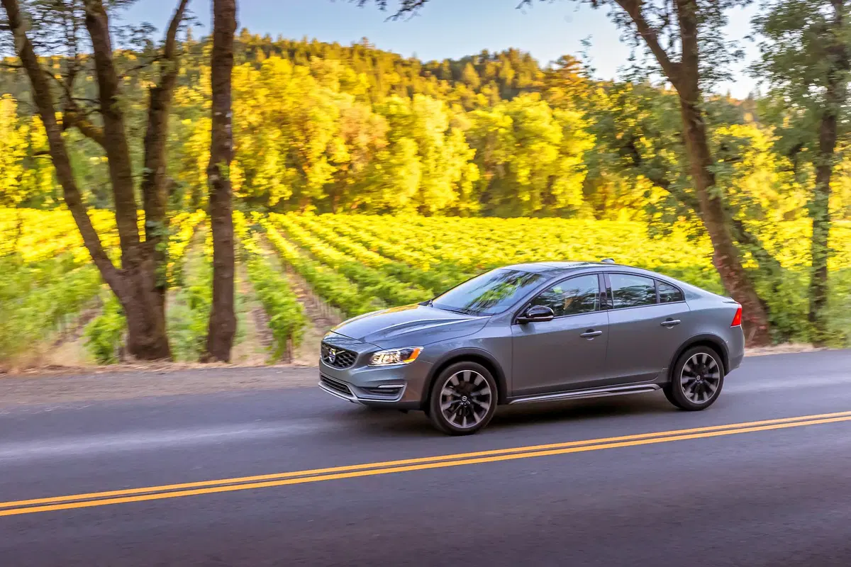 Volvo S60 Cross Country D3 Geartronic Business Plus (12)