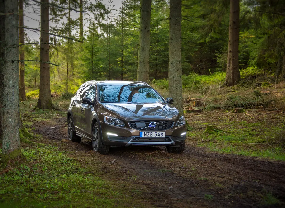 Volvo V60 Cross Country (2015-19) (19)