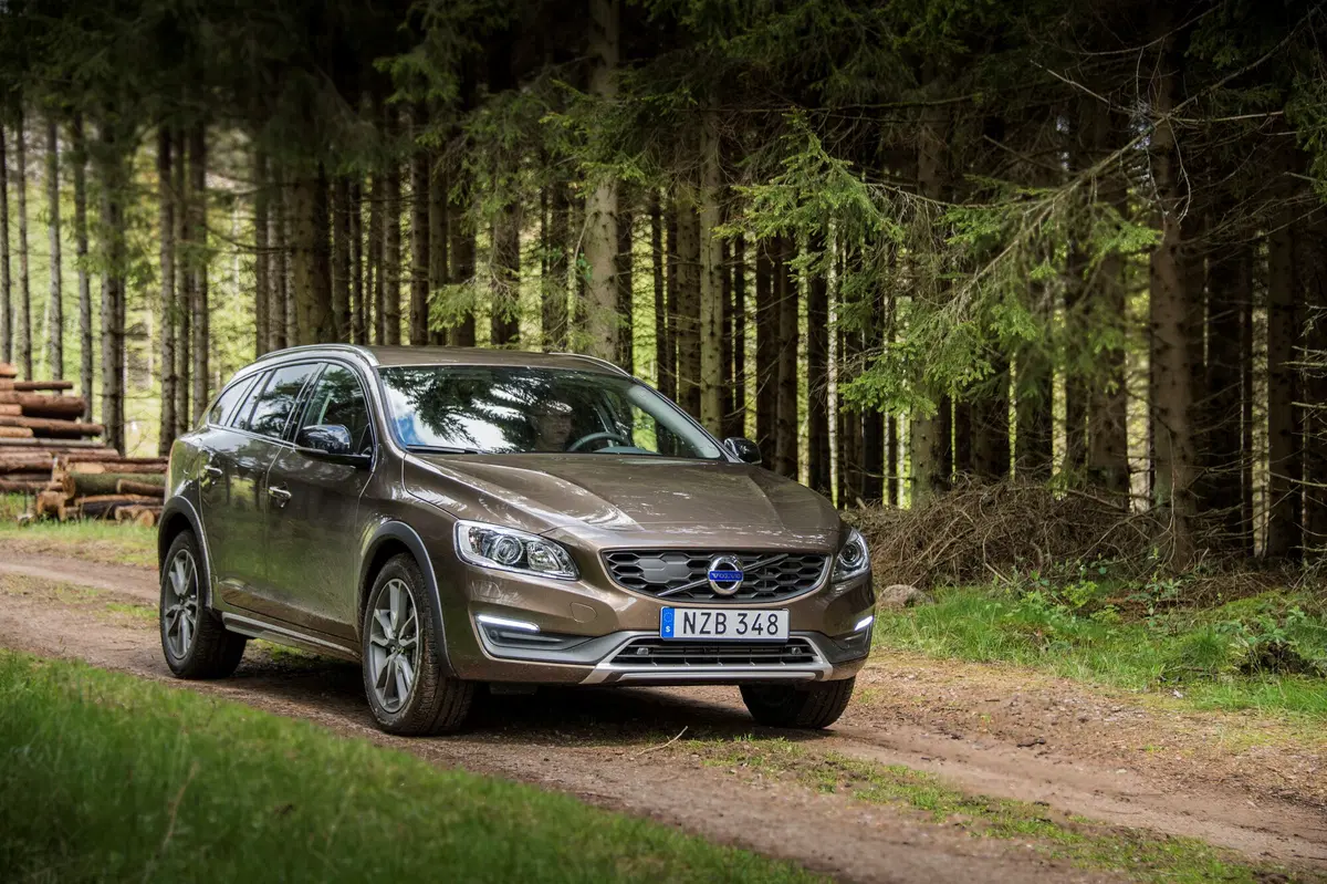 Volvo V60 Cross Country (2015-19) (24)