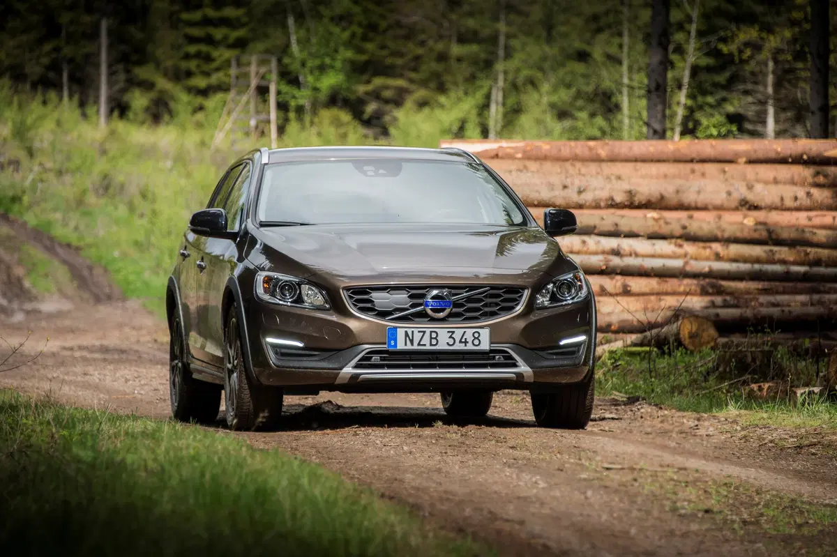 Volvo V60 Cross Country (2015-19) (25)