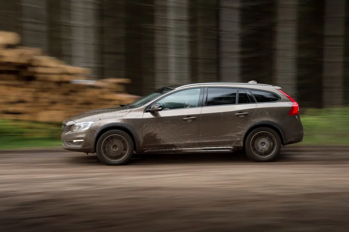 Volvo V60 Cross Country (2015-19) (29)