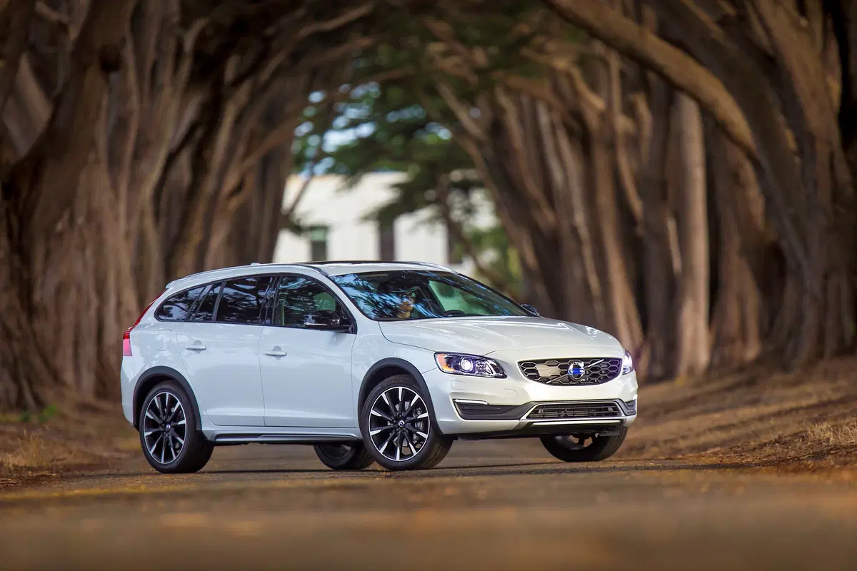 Volvo V60 Cross Country (2015-19) (32)