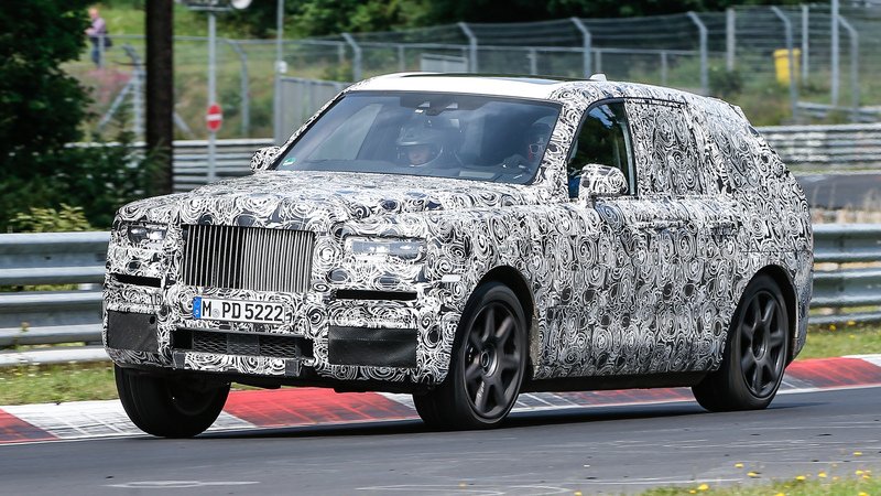 Rolls Royce, test per il SUV Cullinan