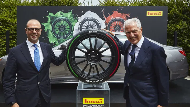 XII Conferenza Ambasciatori d'Italia: lo stile italiano su pneumatici Pirelli tricolori