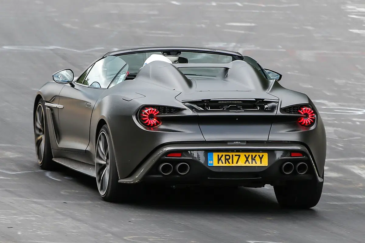 Aston Martin Vanquish Zagato Speedster, test al ring per la cabrio (2)