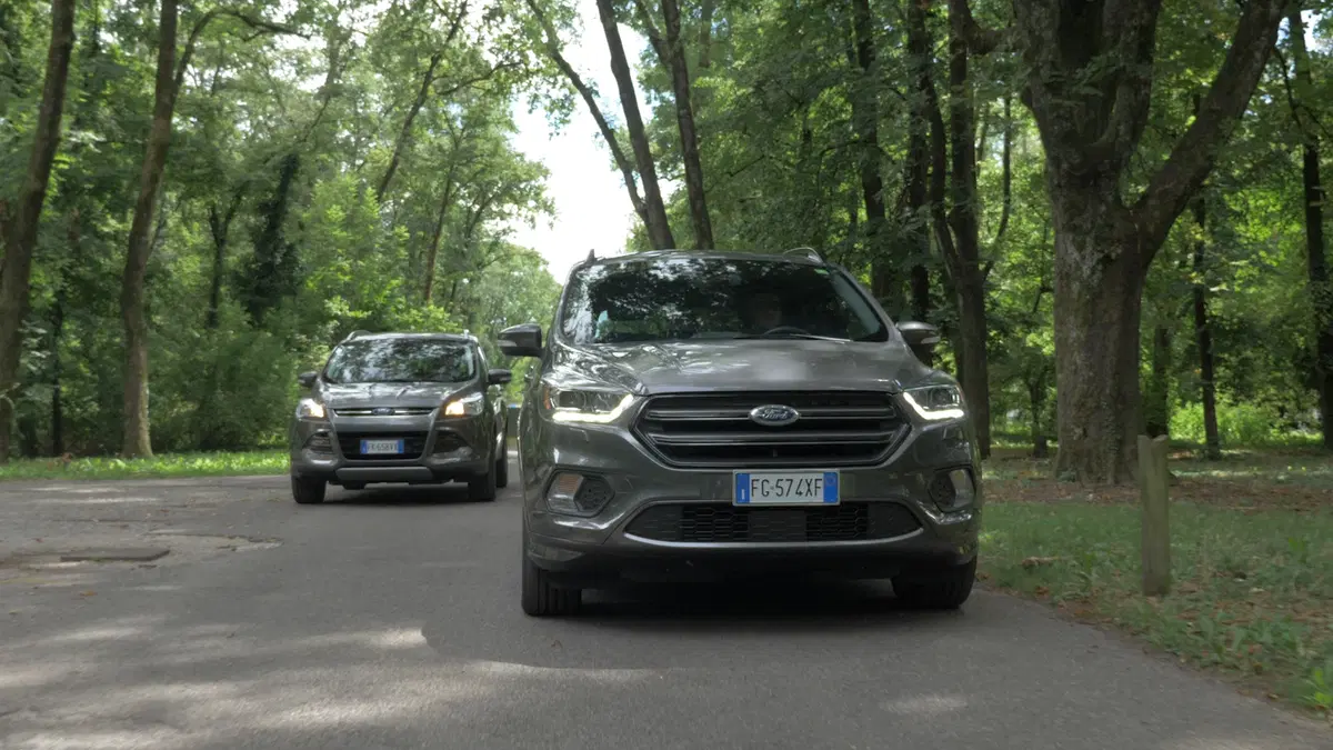 Ford Kuga 2012 vs Ford Kuga restyling: sembrano uguali