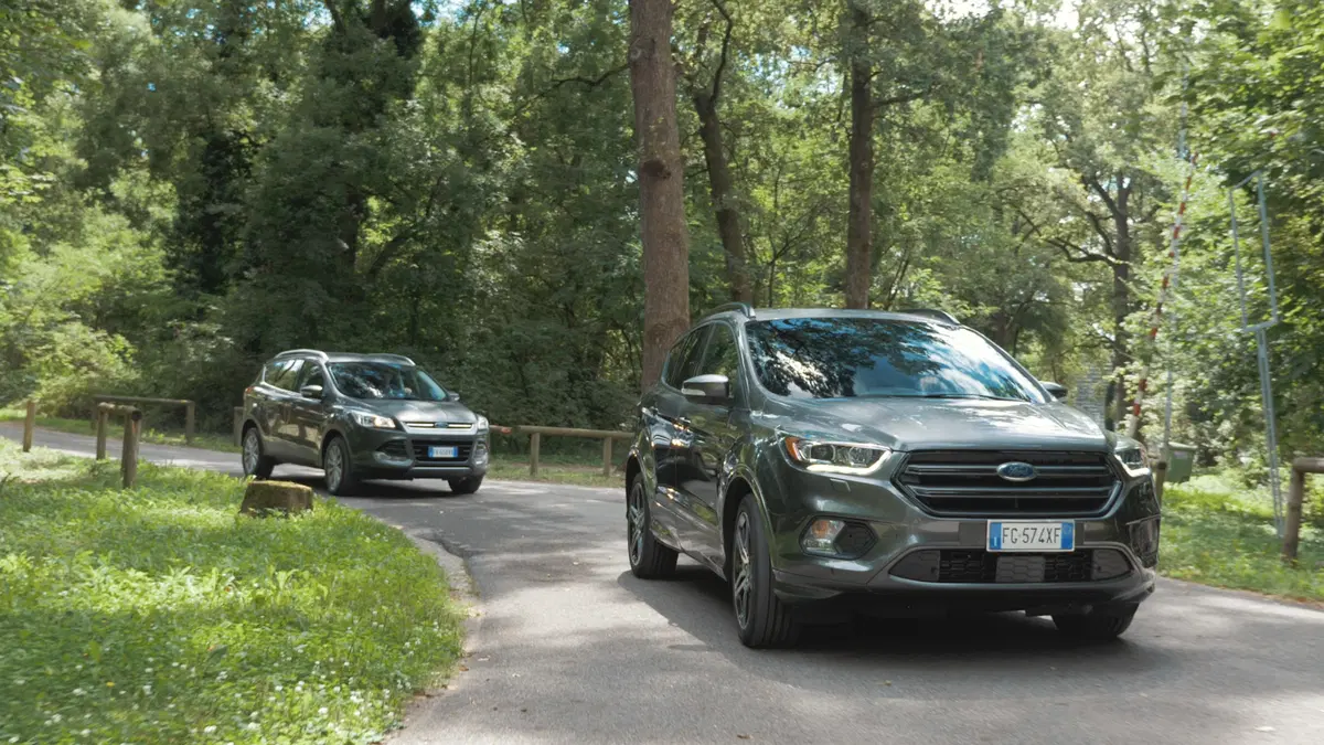 Ford Kuga 2012 vs Ford Kuga restyling: sembrano uguali (2)