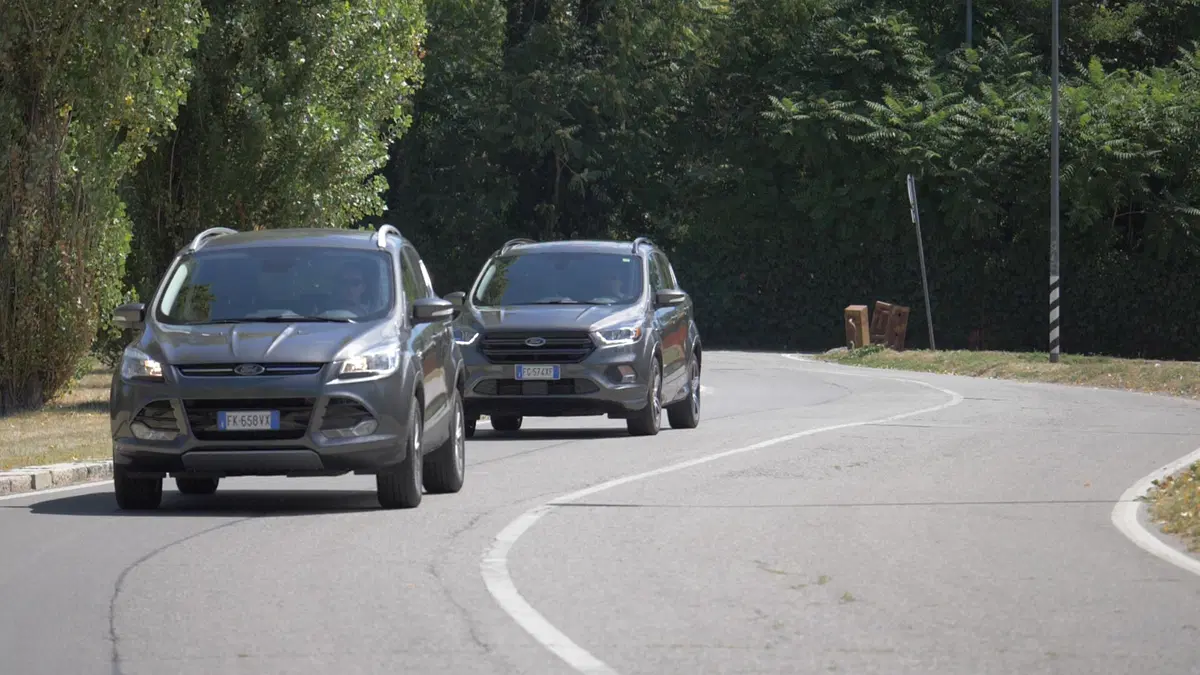 Ford Kuga 2012 vs Ford Kuga restyling: sembrano uguali (15)