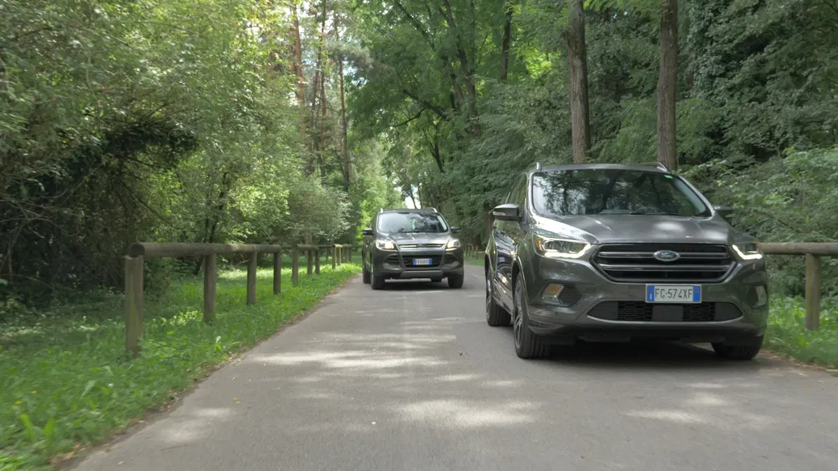 Ford Kuga 2012 vs Ford Kuga restyling: sembrano uguali (16)