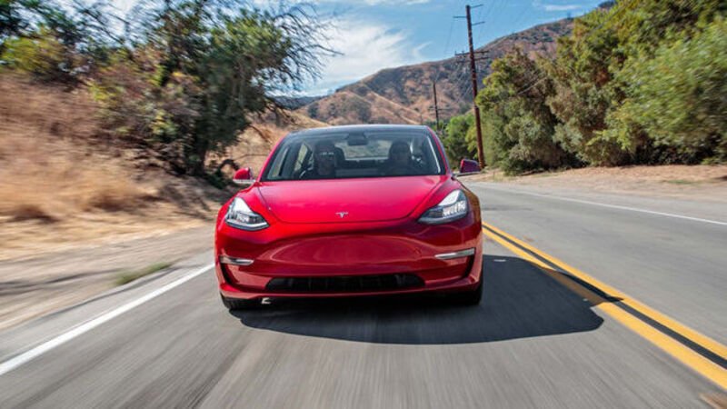 Tesla Model 3, ecco le versioni fino a 500 km di autonomia