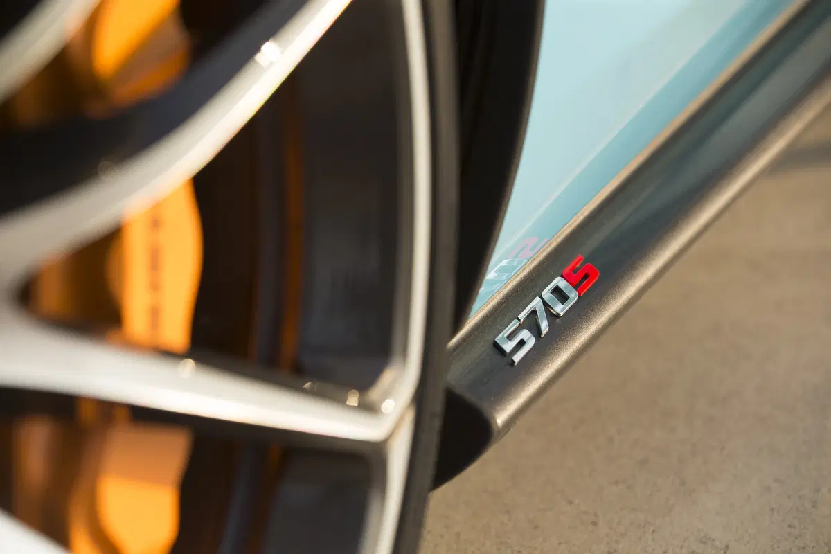 McLaren 570S Spider, la cabrio senza compromessi [Video primo test] (15)