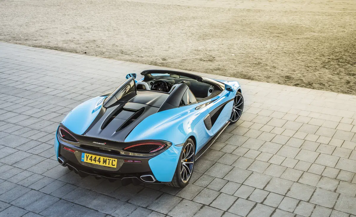 McLaren 570S Spider, la cabrio senza compromessi [Video primo test] (18)