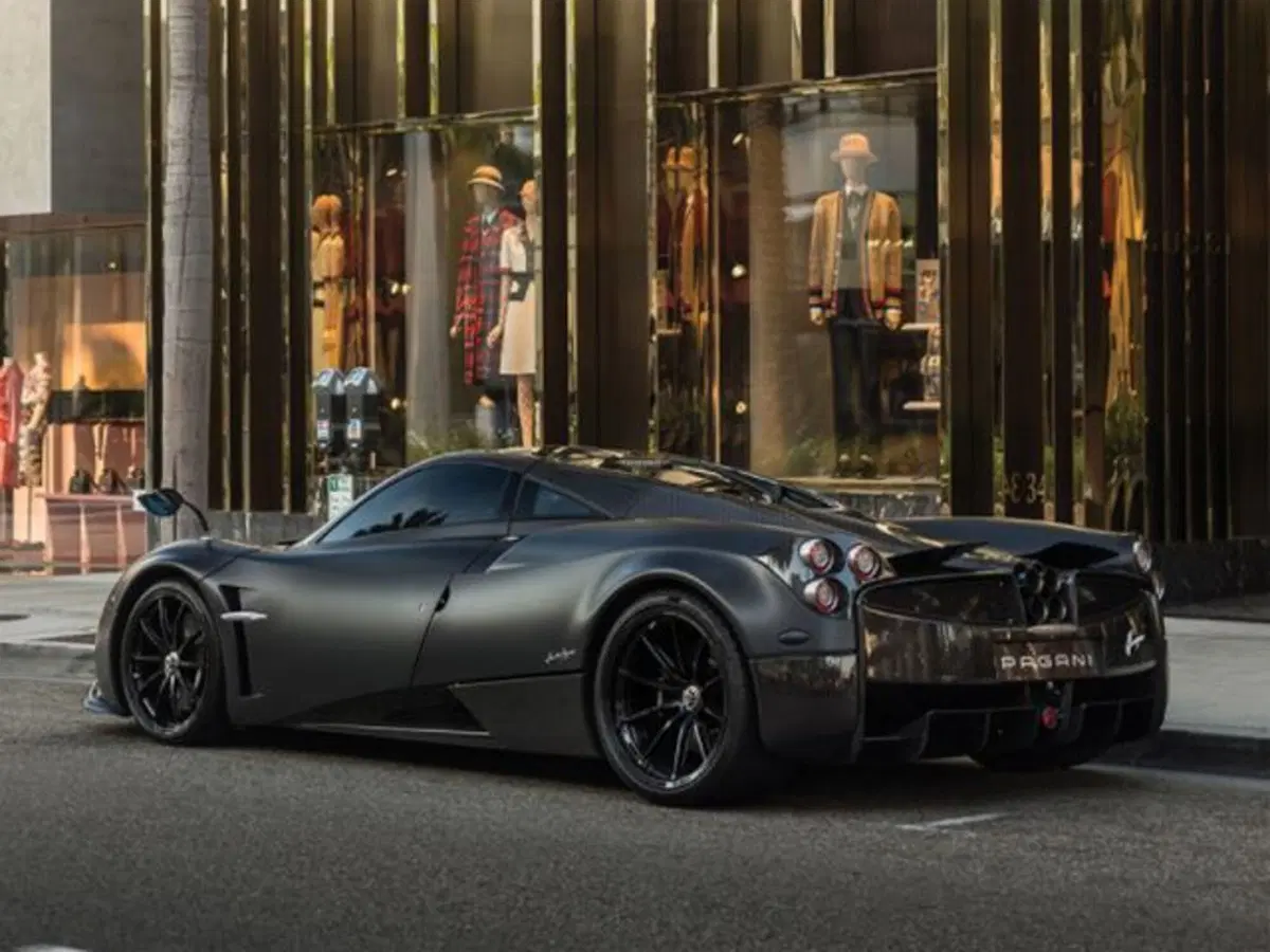 Pagani Huayra Tempesta: asta milionaria