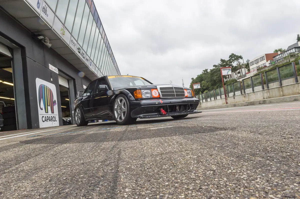Mercedes 190E 2.5-16 EVOLUTION II, leggendaria [Video Prova in pista] (10)