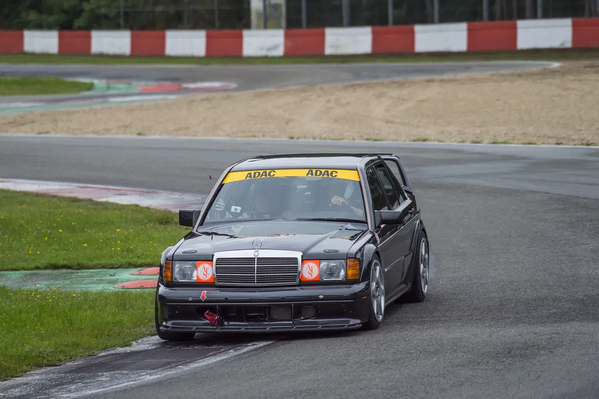 Mercedes 190E 2.5-16 EVOLUTION II, leggendaria [Video Prova in pista] (14)