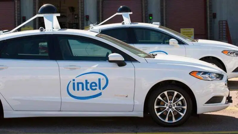 Guida autonoma: FCA insieme a Intel e Bmw con Mobileye