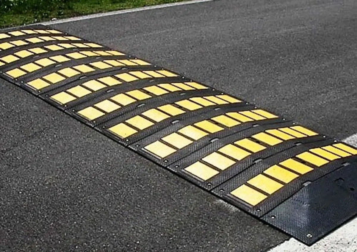 A Palermo nuovi avvisi ottici al posto dei dossi di rallentamento