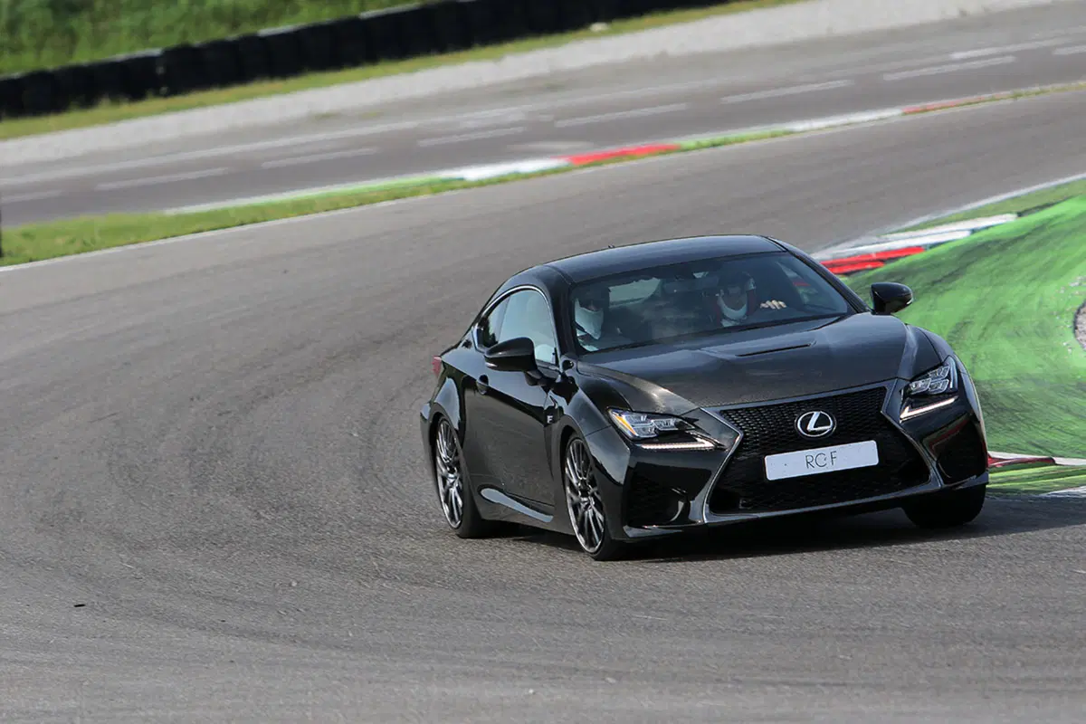 Lexus RC F 2017: sportività premium alla giapponese [Video Primo Test]