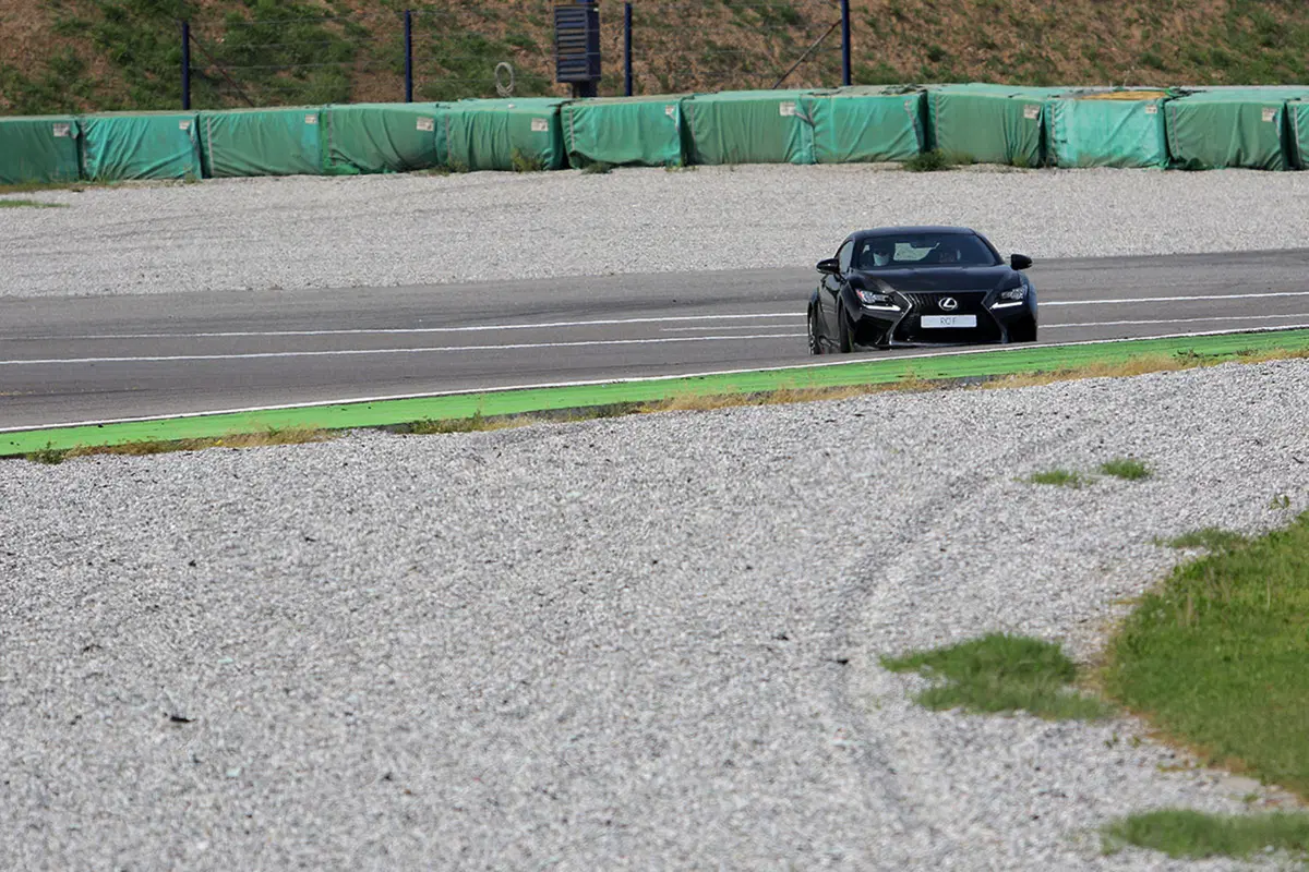 Lexus RC F 2017: sportività premium alla giapponese [Video Primo Test] (2)