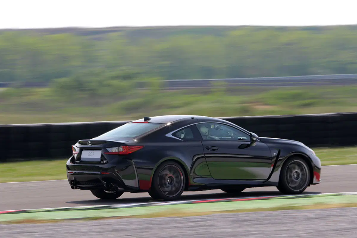 Lexus RC F 2017: sportività premium alla giapponese [Video Primo Test] (3)