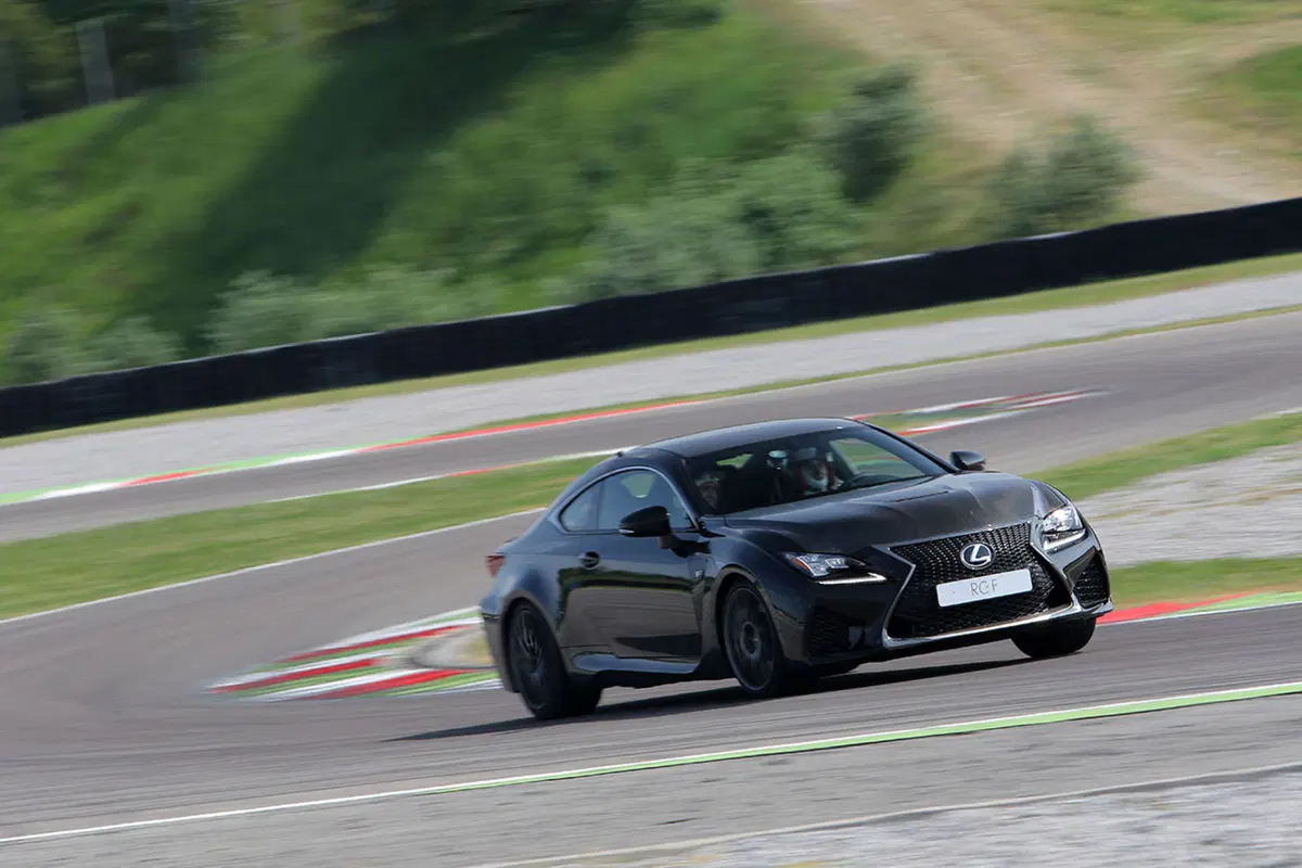 Lexus RC F 2017: sportività premium alla giapponese [Video Primo Test] (4)