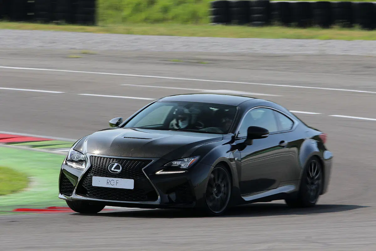 Lexus RC F 2017: sportività premium alla giapponese [Video Primo Test] (7)