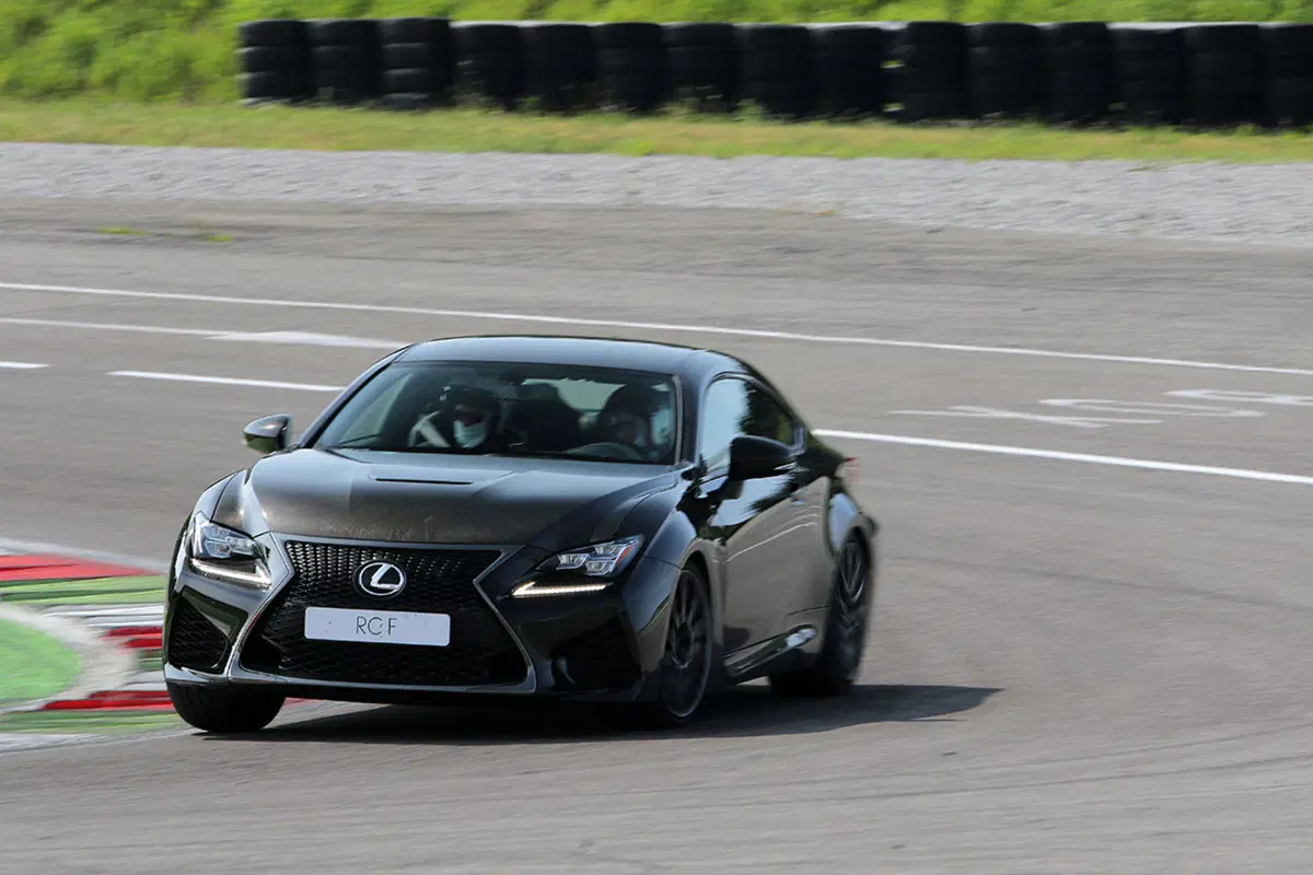 Lexus RC F 2017: sportività premium alla giapponese [Video Primo Test] (8)