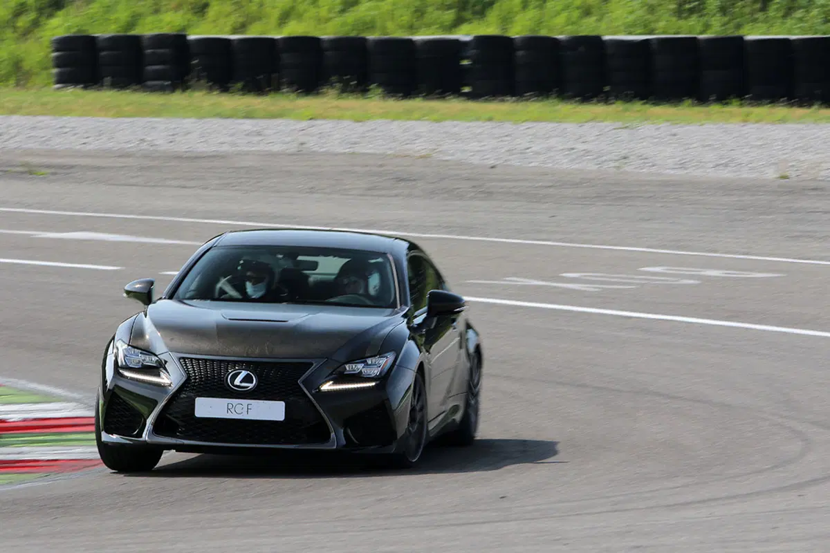 Lexus RC F 2017: sportività premium alla giapponese [Video Primo Test] (10)